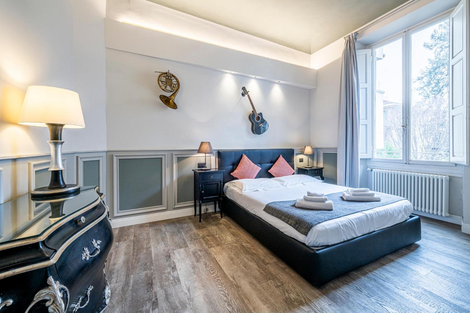 Cherubini Palace Thematic Apartment Florencia Exterior foto