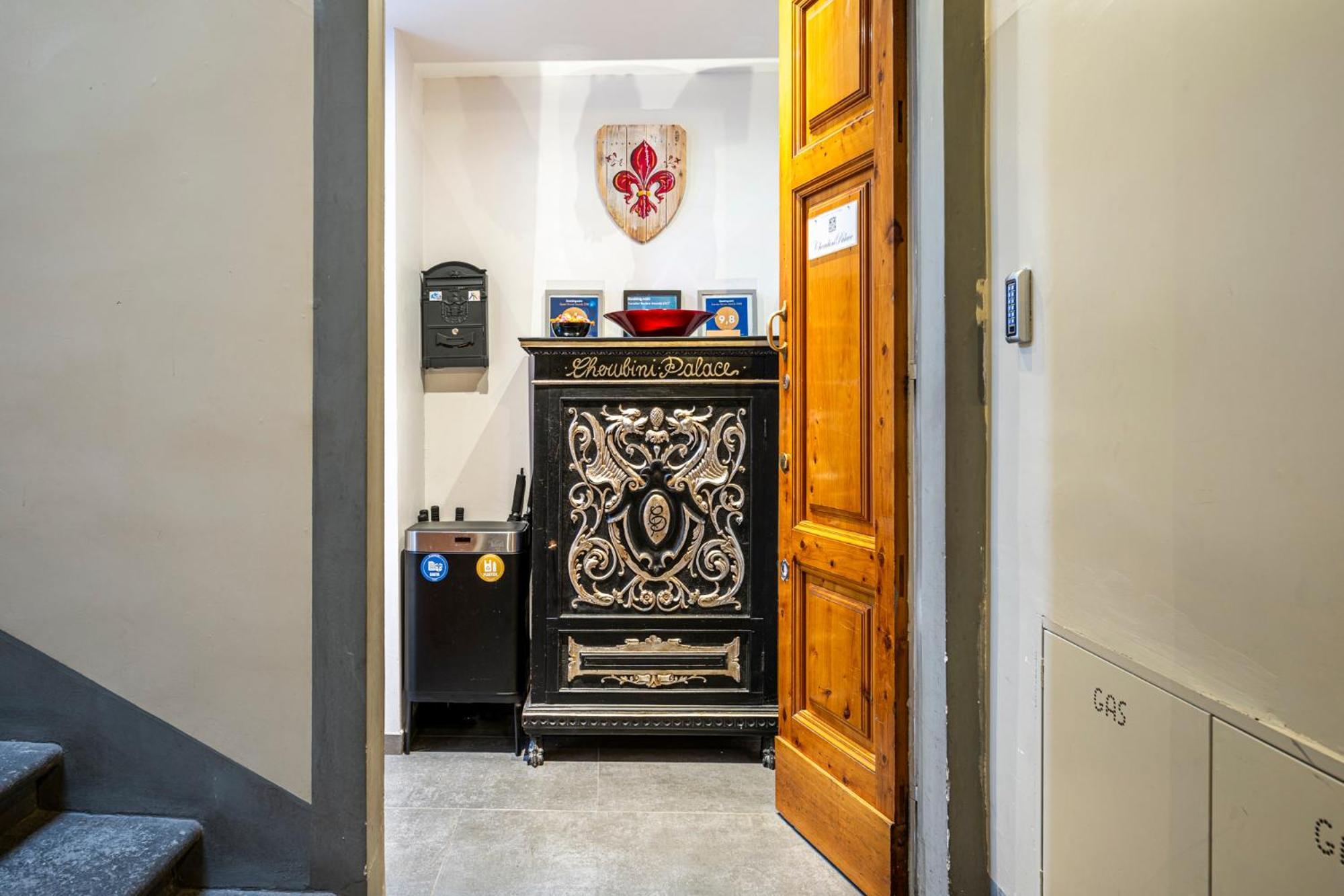 Cherubini Palace Thematic Apartment Florencia Exterior foto
